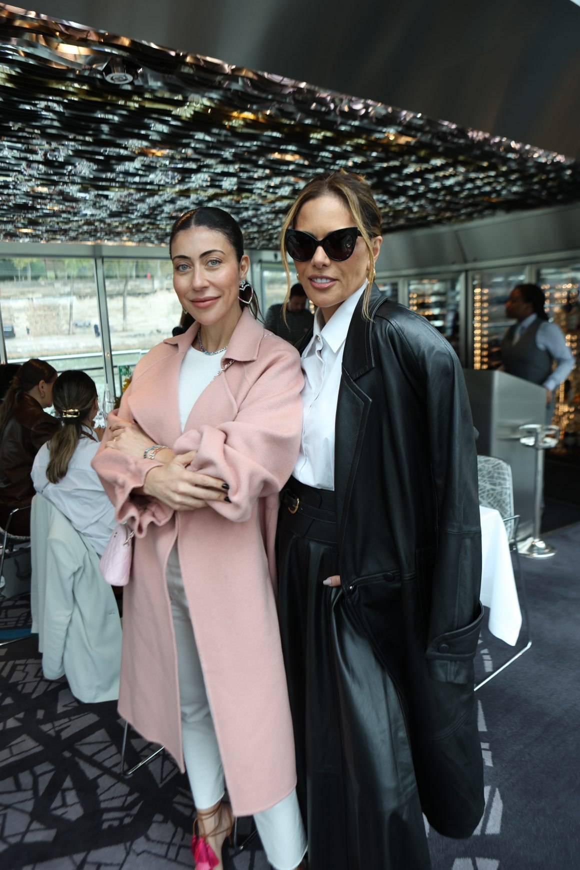 Ana Alencar e Anna Carolina Bassi lançam collab de joias em Paris