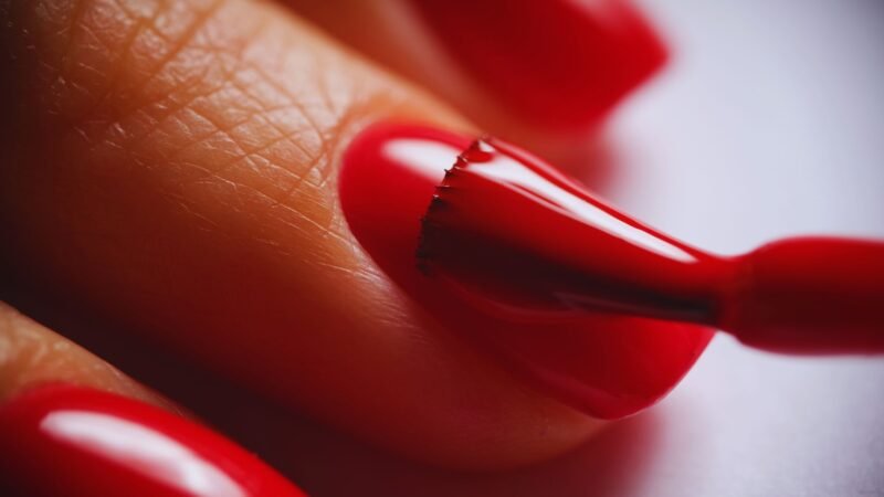 Verdade ou mito? O que você precisa saber antes de remover o esmalte em gel