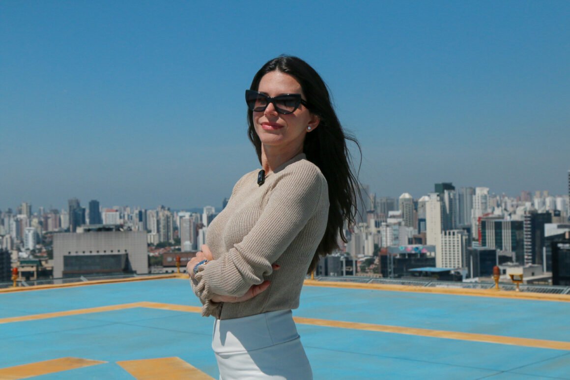 Fabi Saad é a nova embaixadora da Revo, referência em mobilidade aérea de alto padrão