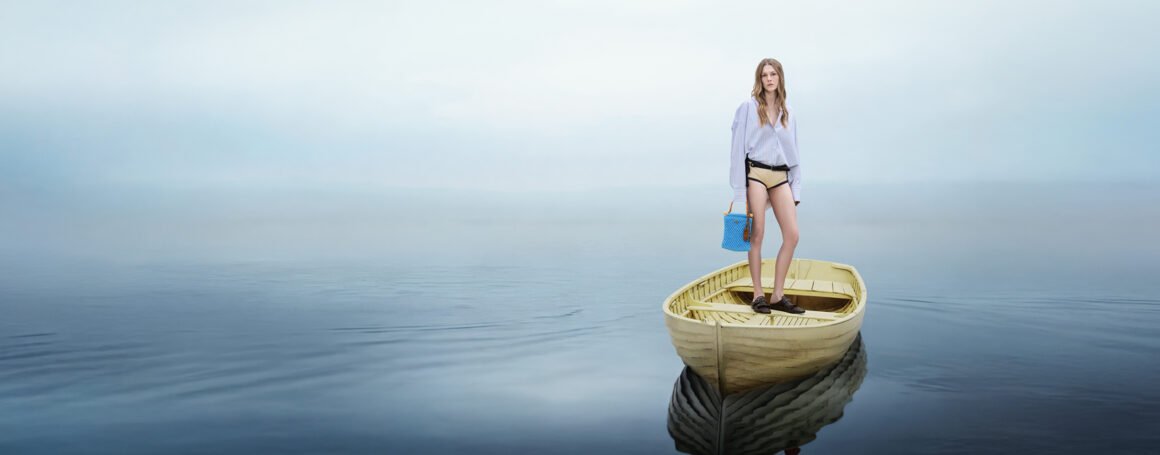 Prada navega para o verão em nova campanha