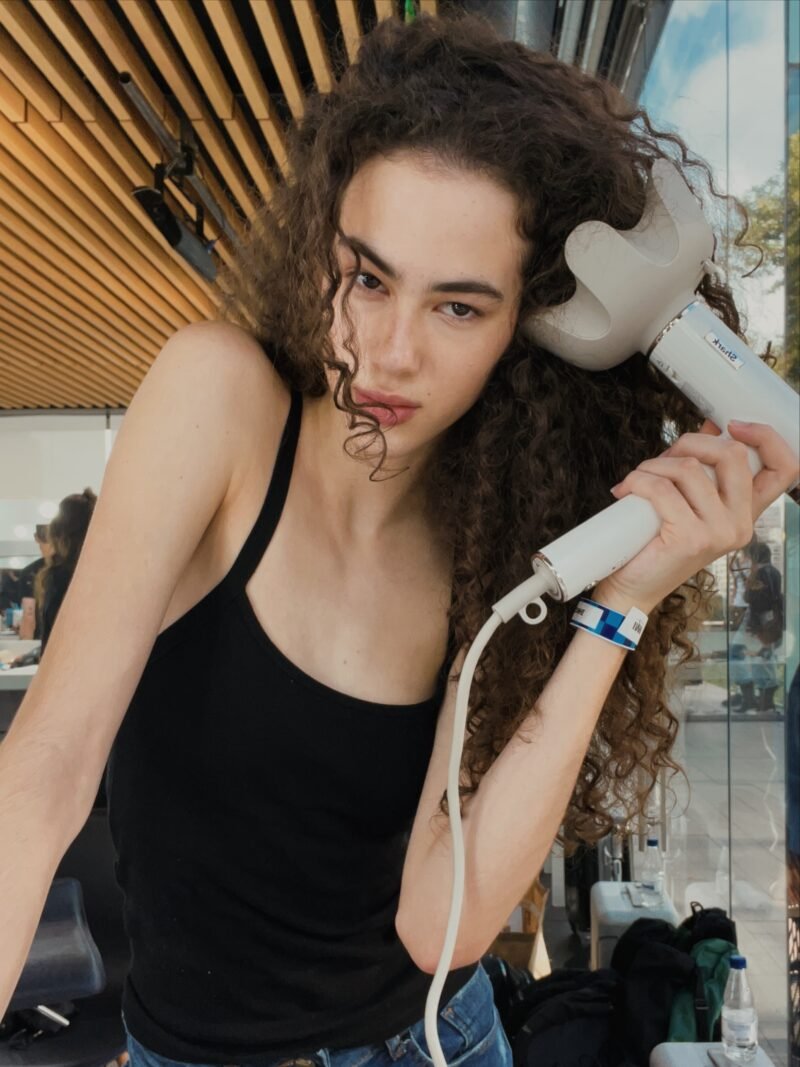 Shark Beauty marca sua estreia na spfw como marca oficial de modeladores