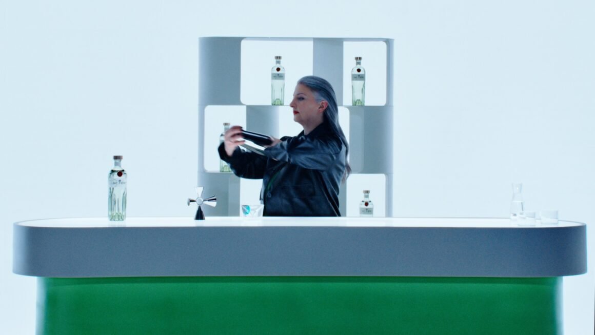 Tanqueray nº Ten transforma sonhos em drinks em sua nova campanha global