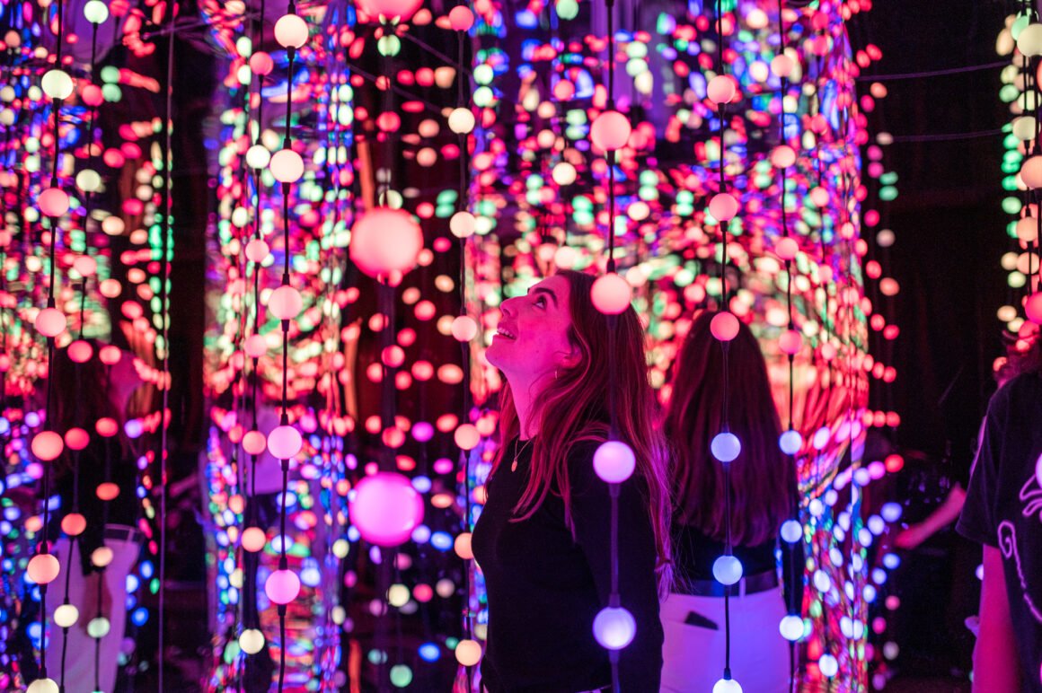 Dopamine Land estreia em São Paulo: a experiência imersiva que ativa os sentidos e a nostalgia