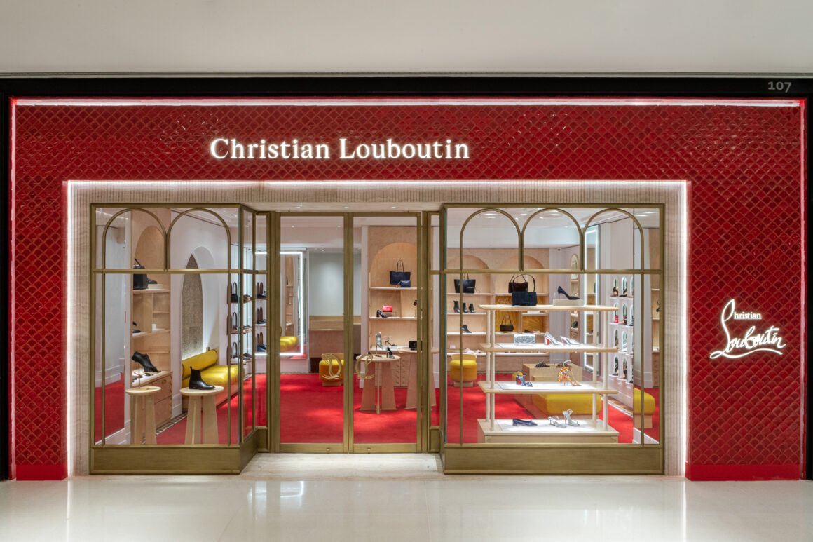 Christian Louboutin inaugura nova boutique no Shopping JK Iguatemi, em São Paulo
