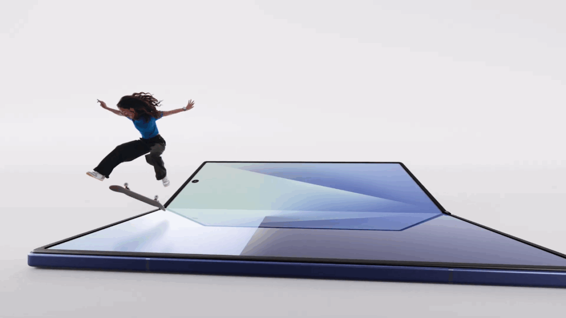 Rayssa Leal estrela campanha da Samsung para os novos Galaxy Z Fold7 e Z Flip7