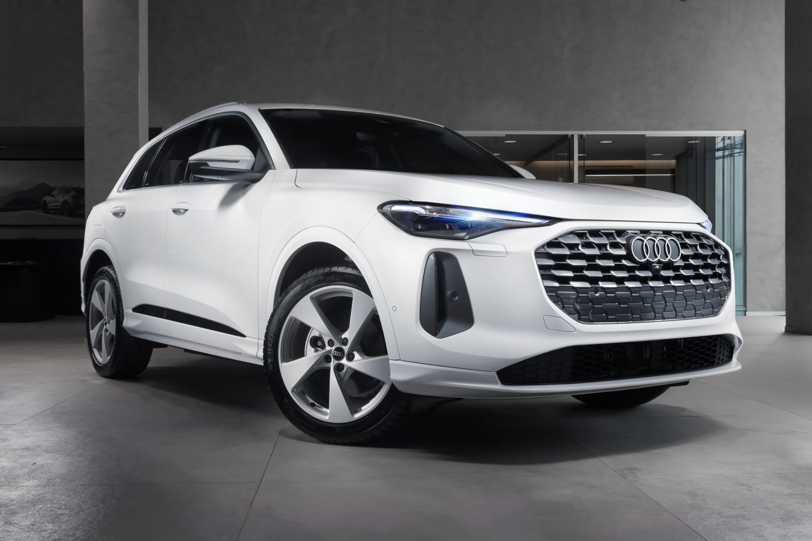 Novo Audi Q5 Advanced chega ao Brasil com design moderno e potência