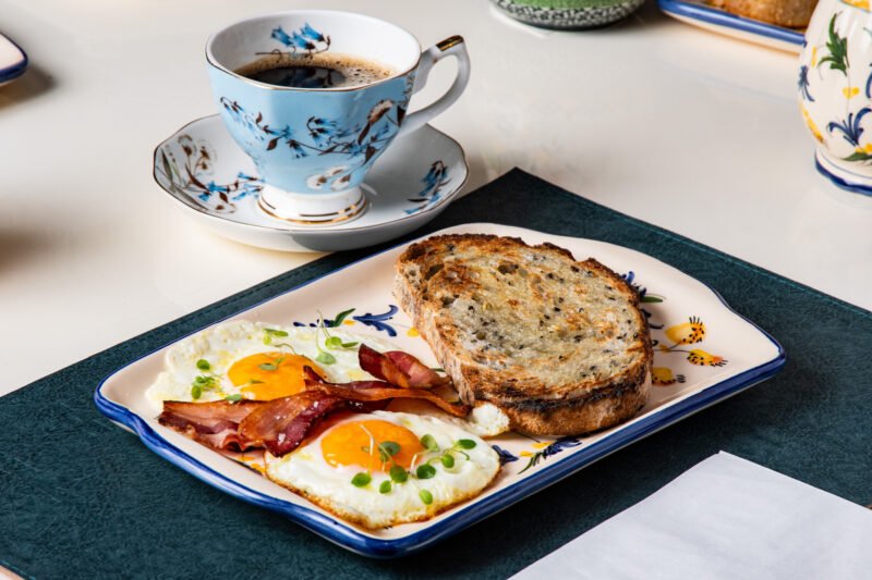 Midi Forneria Enoteca estreia brunch dominical com menu criativo nos Jardins