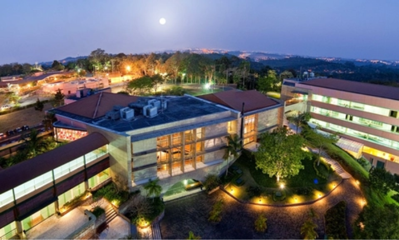 Almenat Tapestry by Hilton