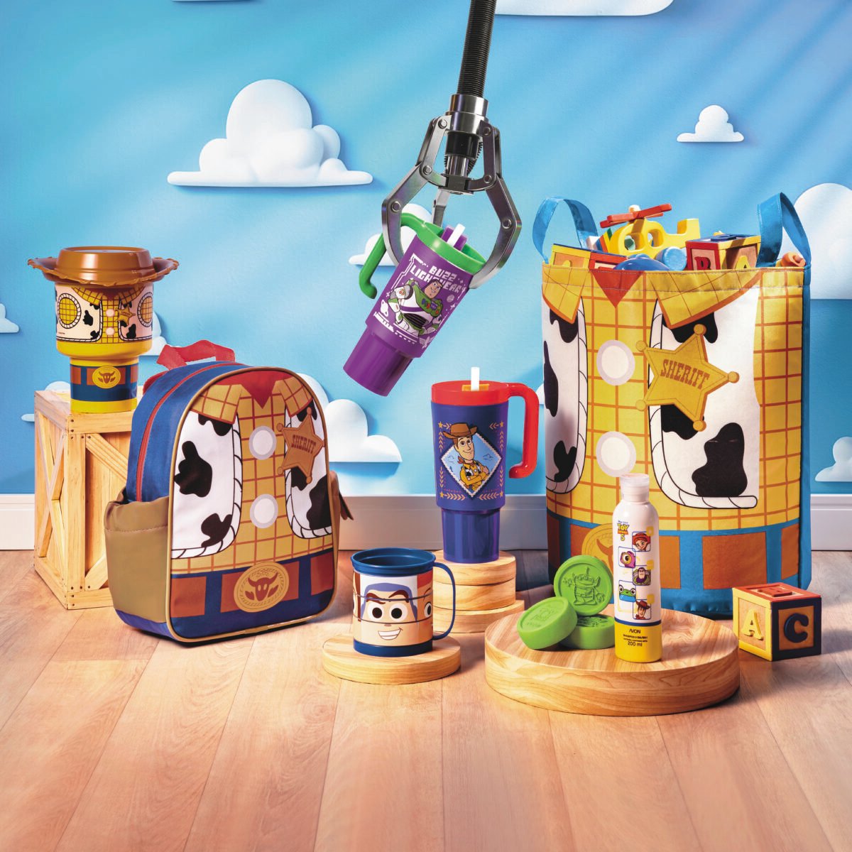 Avon e Casa & Estilo lançam coleção inspirada em Toy Story 5