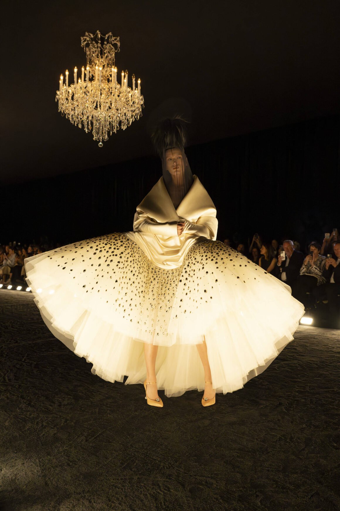 Elsa Schiaparelli: a mulher que colocou o surrealismo no guarda-roupa