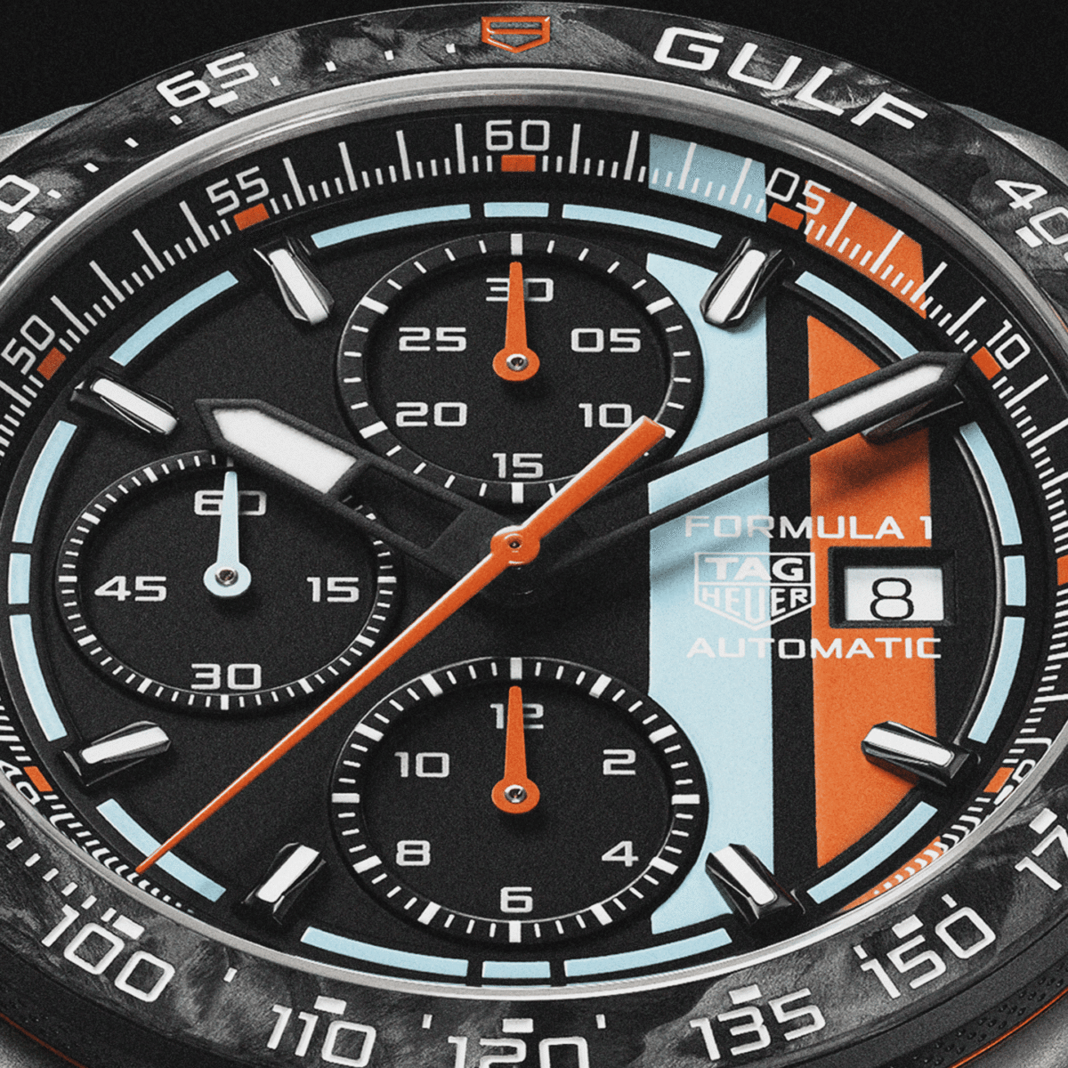 TAG Heuer lança cronógrafo Formula 1 x Gulf inspirado nas lendárias corridas de resistência