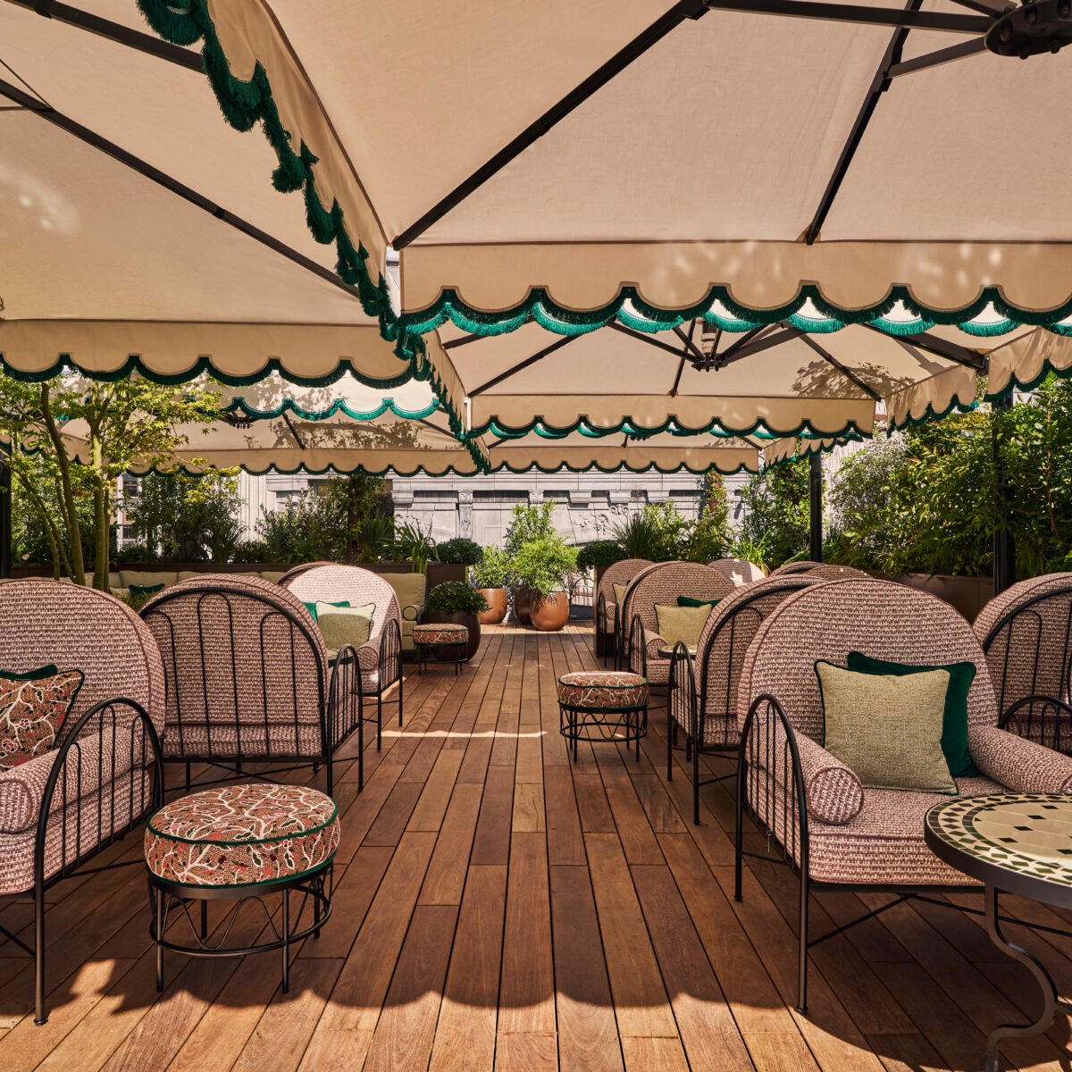 Fouquet’s Paris inaugura rooftop com inspiração japonesa e vista para a Torre Eiffel