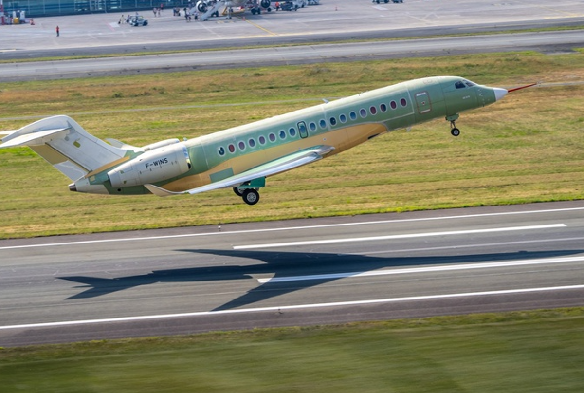 Falcon 10X realiza voo inaugural e aproxima Dassault de uma nova era na aviação executiva