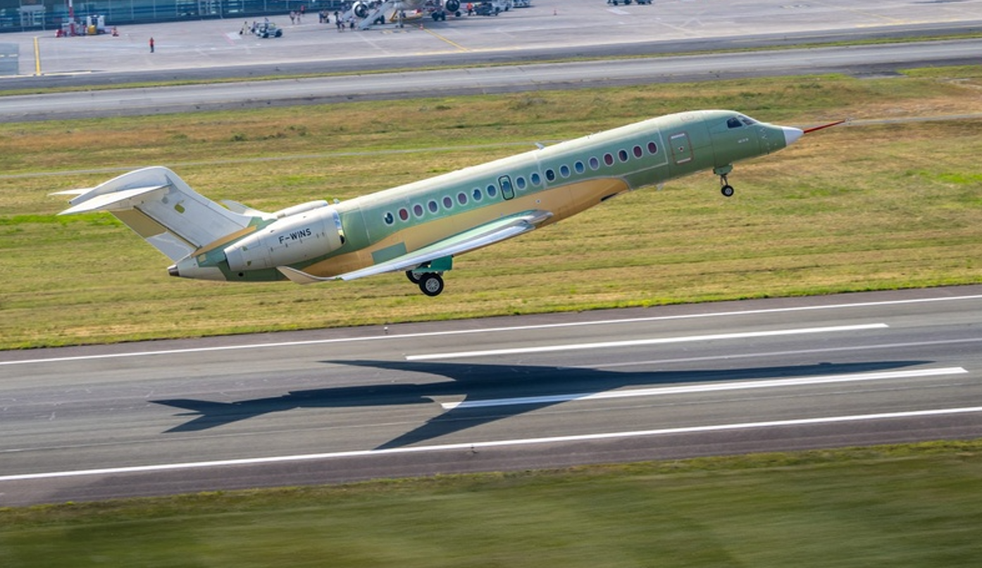 Falcon 10X realiza voo inaugural e aproxima Dassault de uma nova era na aviação executiva
