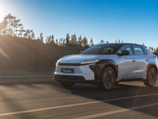 Toyota estreia no segmento de elétricos puros no Brasil com o bZ4X de R$ 419.990