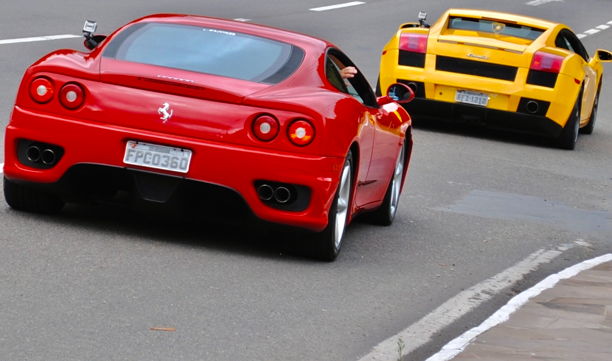 Super Carros celebra 15 anos transformando o sonho de dirigir superesportivos em uma das maiores atrações de Gramado
