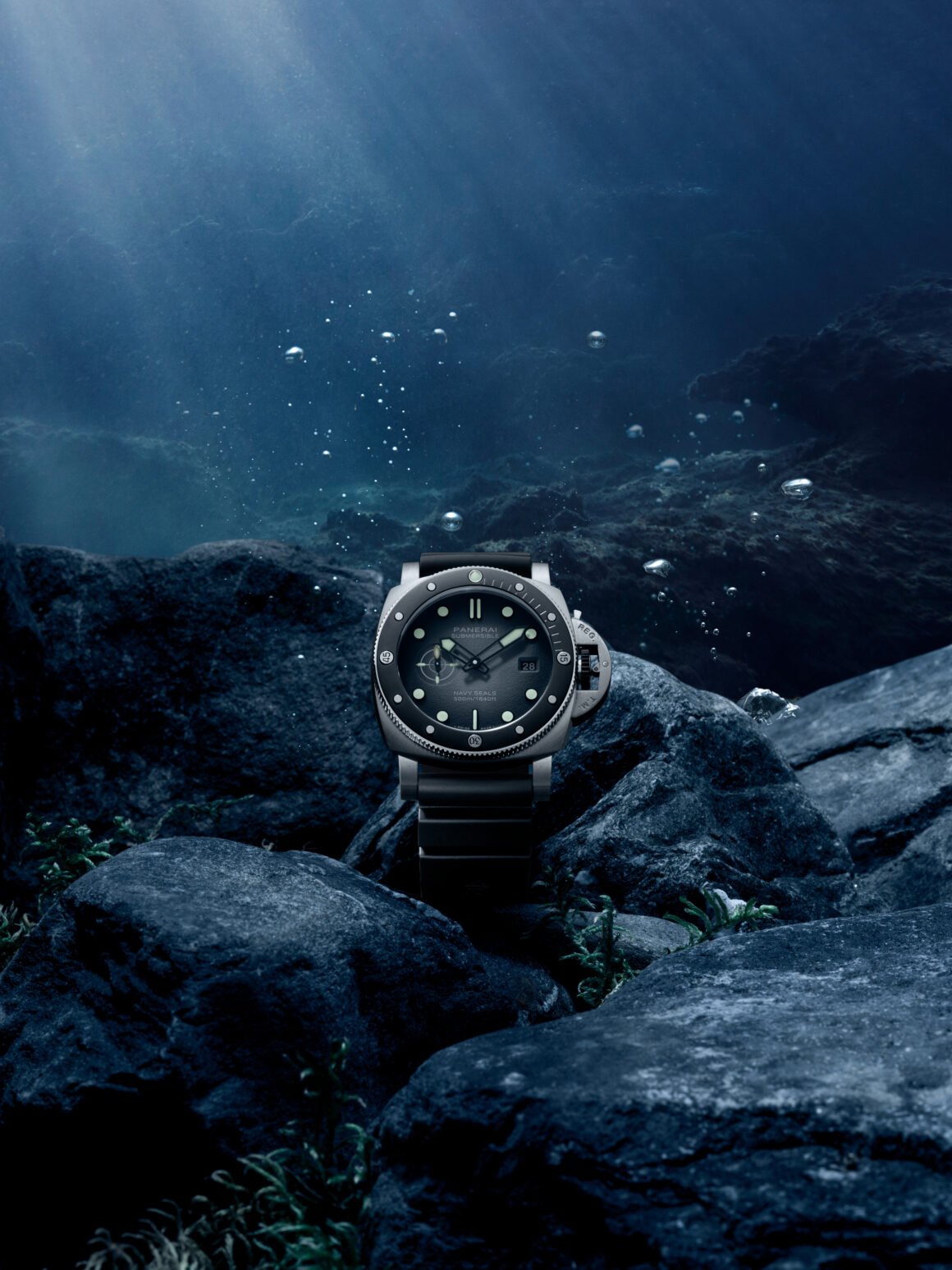 Panerai lança o novo Submersible Navy SEALs PAM01738 com resistência a 500 metros