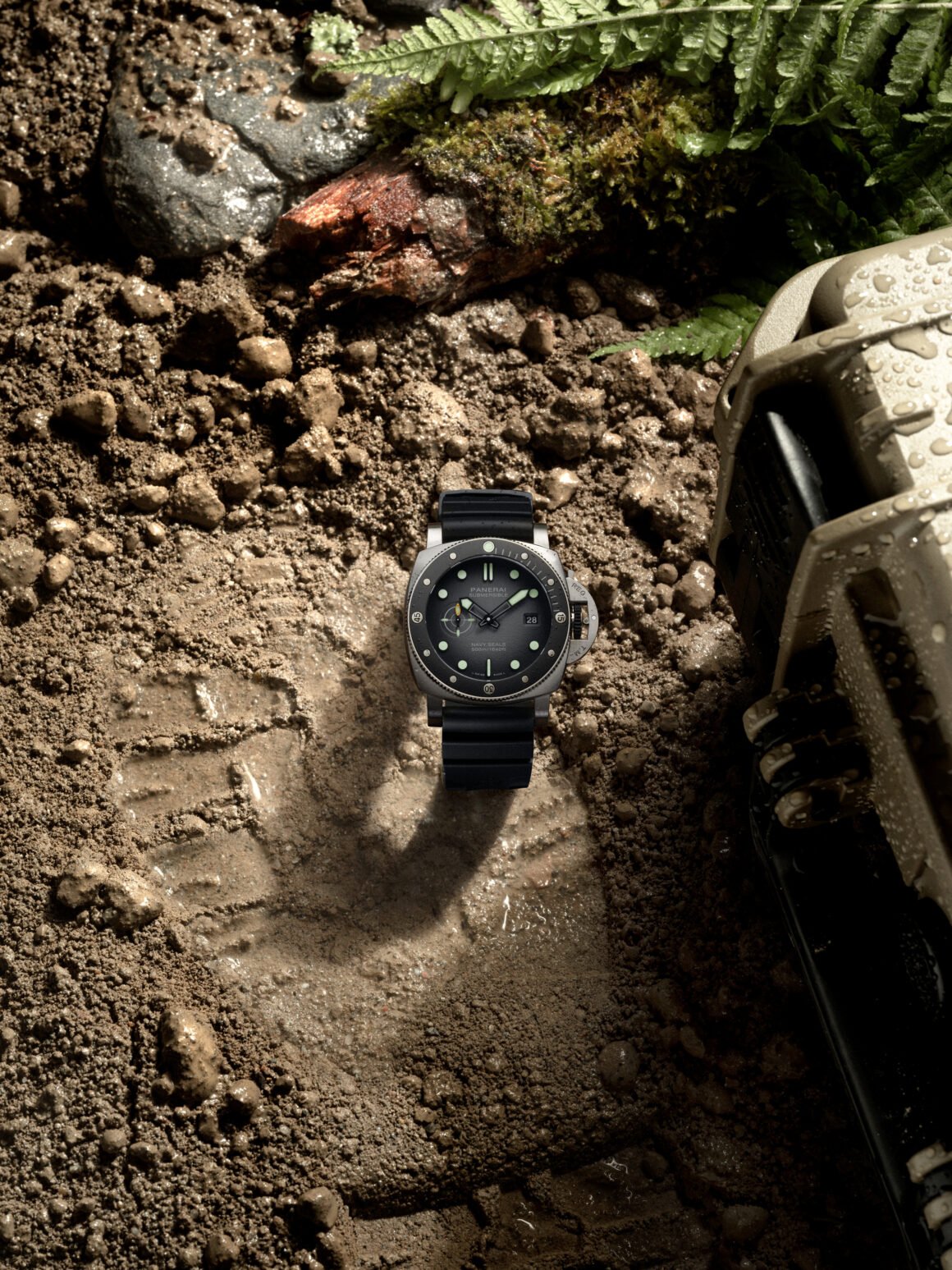 Panerai lança o novo Submersible Navy SEALs PAM01738 com resistência a 500 metros