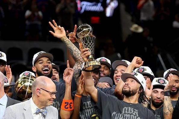 Tiffany & Co. celebra título do New York Knicks e reforça legado por trás do troféu mais cobiçado da NBA