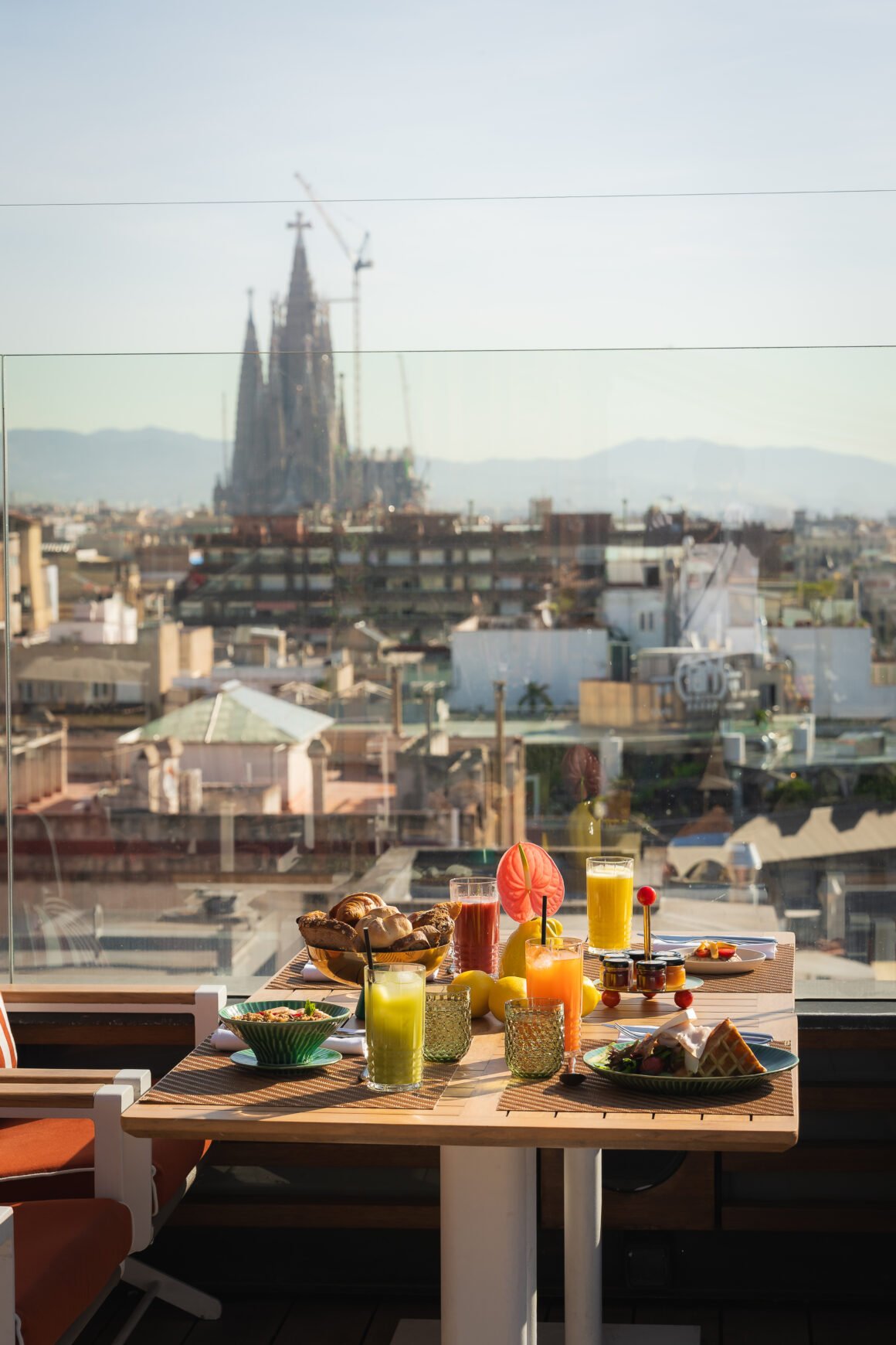 Rooftop do Majestic Hotel Barcelona passa a servir café da manhã com vista para a cidade