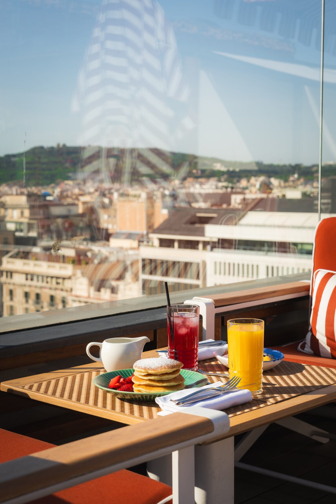Rooftop do Majestic Hotel Barcelona passa a servir café da manhã com vista para a cidade
