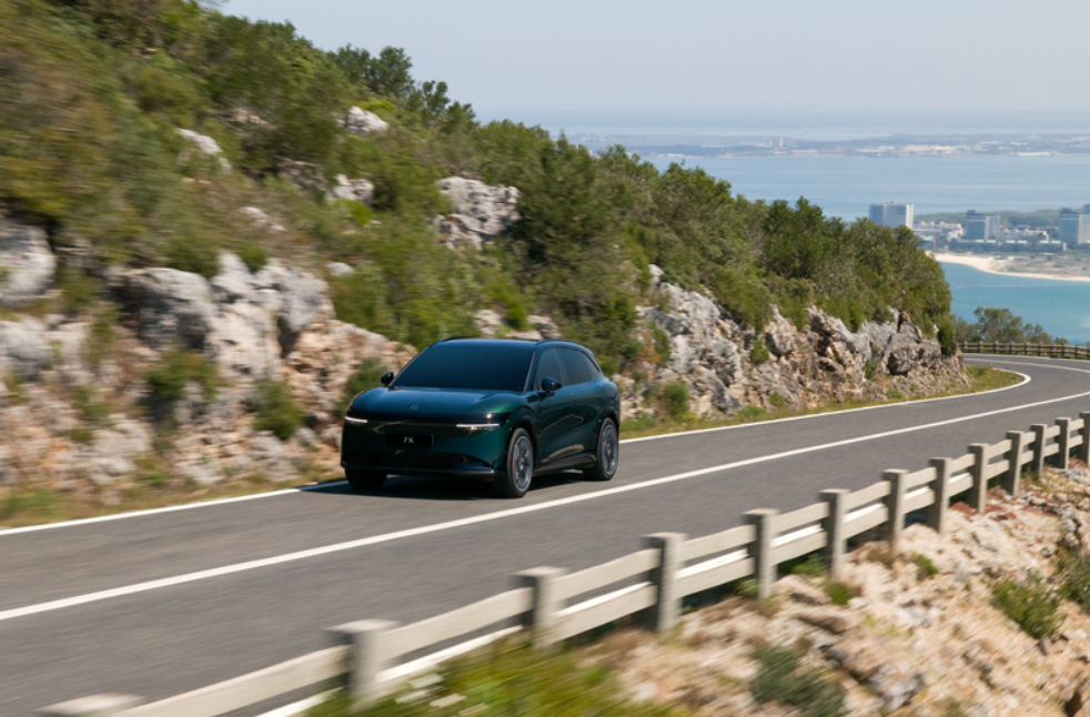 Zeekr inicia pré-venda do novo 7X Premium 2027 no Brasil com autonomia de até 491 km