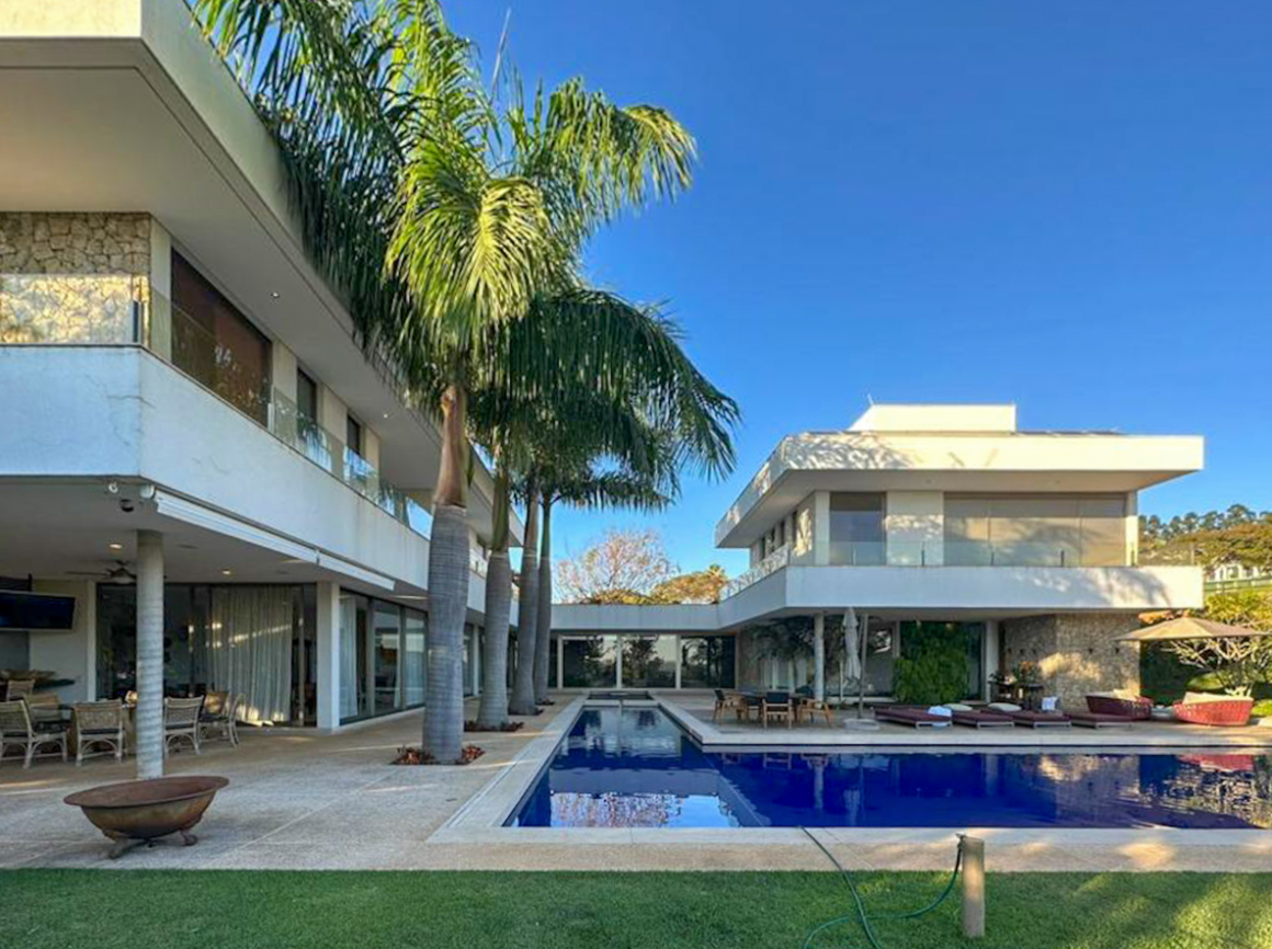 Mercado de luxo transforma casas de praia em refúgios com estrutura de resort no litoral paulista
