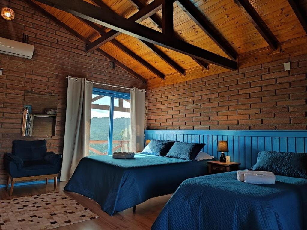 Booking.com reúne destinos brasileiros para celebrar o Dia da Amizade em viagens entre amigos