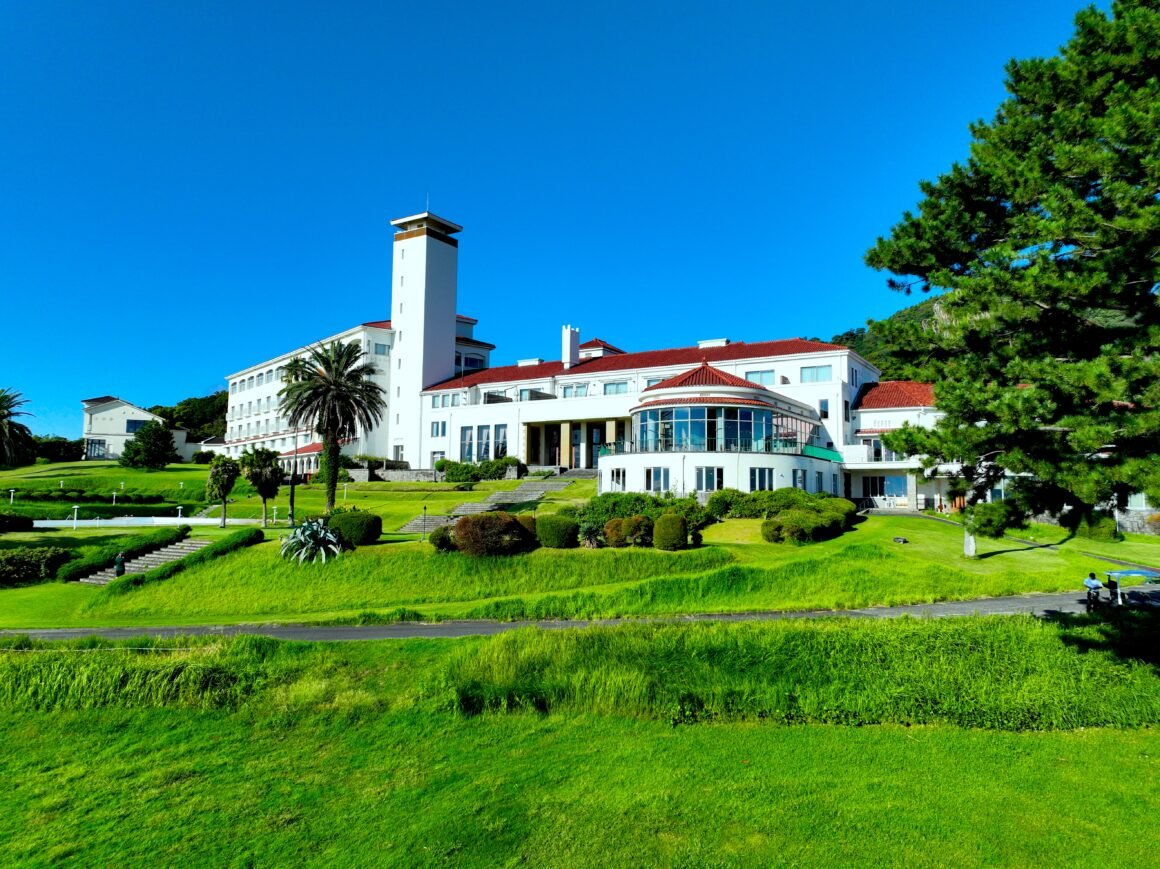 Resorts da Small Luxury Hotels unem golfe, bem-estar e experiências de luxo