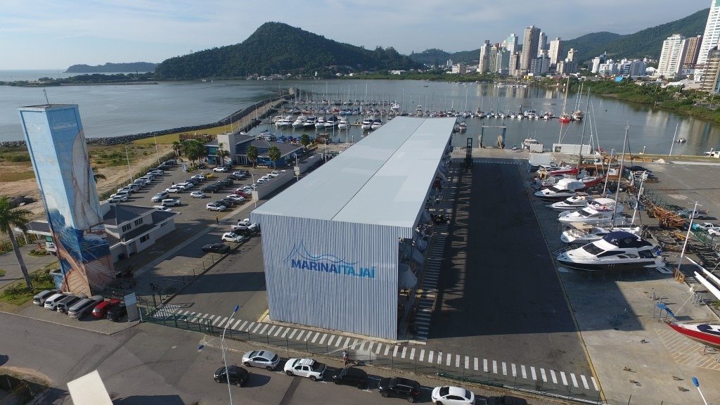 Marina Itajaí amplia área para motos aquáticas após crescimento do setor náutico