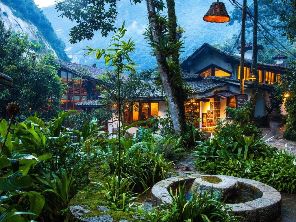 Booking.com destaca 7 hospedagens em meio à natureza para viajar em 2026