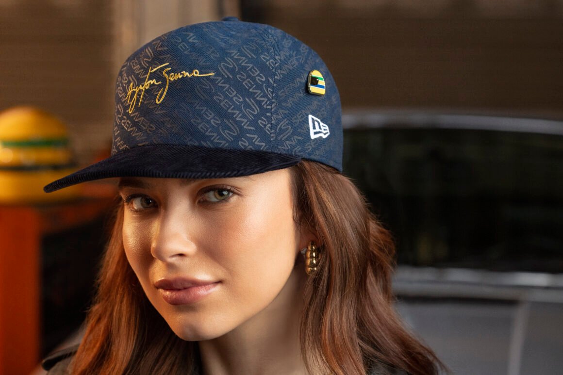 New Era homenageia Ayrton Senna com nova coleção de bonés inspirada em seu estilo