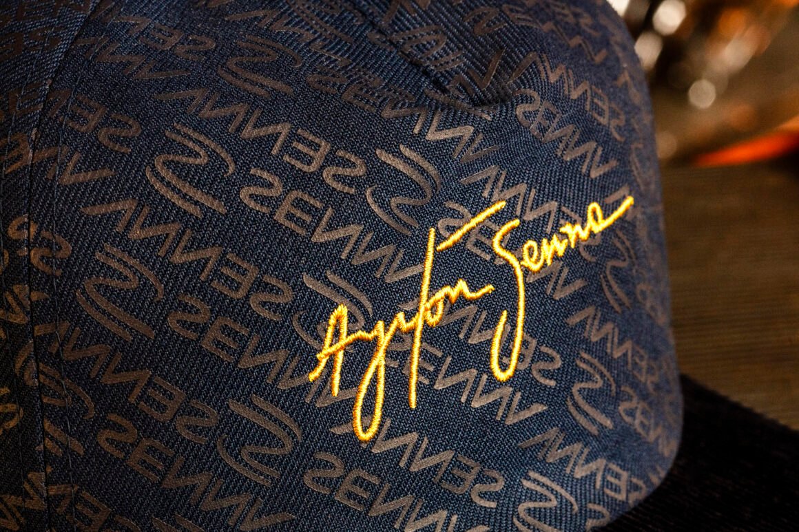 New Era homenageia Ayrton Senna com nova coleção de bonés inspirada em seu estilo