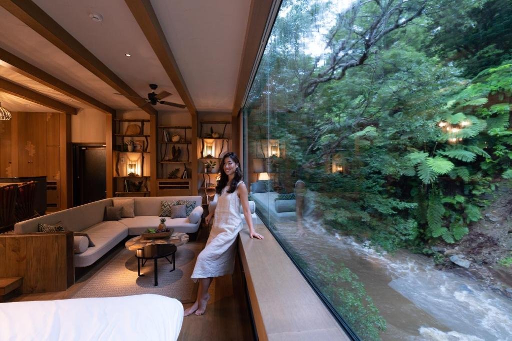 Booking.com destaca 7 hospedagens em meio à natureza para viajar em 2026