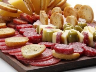 Gastronomia impulsiona viagens em 2026 e influencia 90% dos brasileiros na escolha do destino