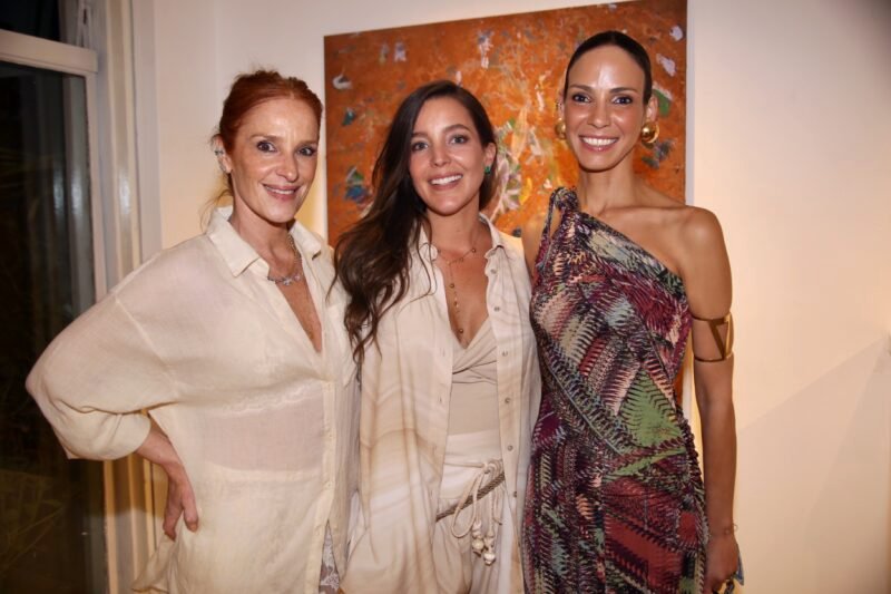 Viviana Ximenes reúne convidados na abertura de “O Tempo que Não Cabe Aqui”