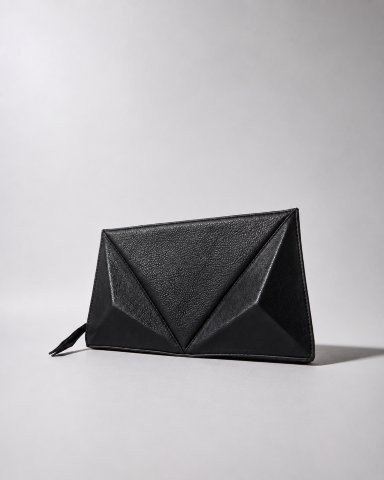 Ryzí transforma geometria em desejo com a nova bolsa Facet