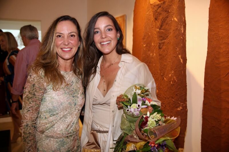 Viviana Ximenes reúne convidados na abertura de “O Tempo que Não Cabe Aqui”