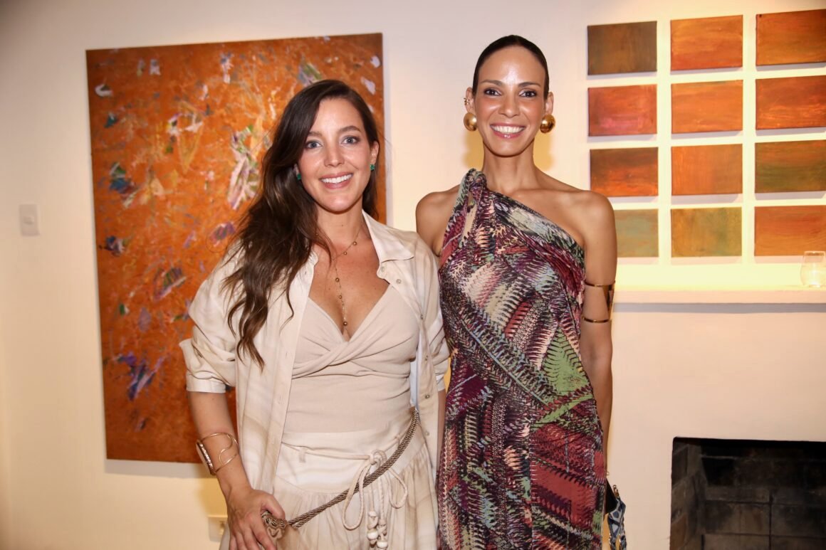 Viviana Ximenes reúne convidados na abertura de “O Tempo que Não Cabe Aqui”