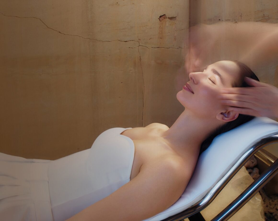 Tratamento de spa da Natura Bisse para parceria com The World 50 Best Hotels 2026