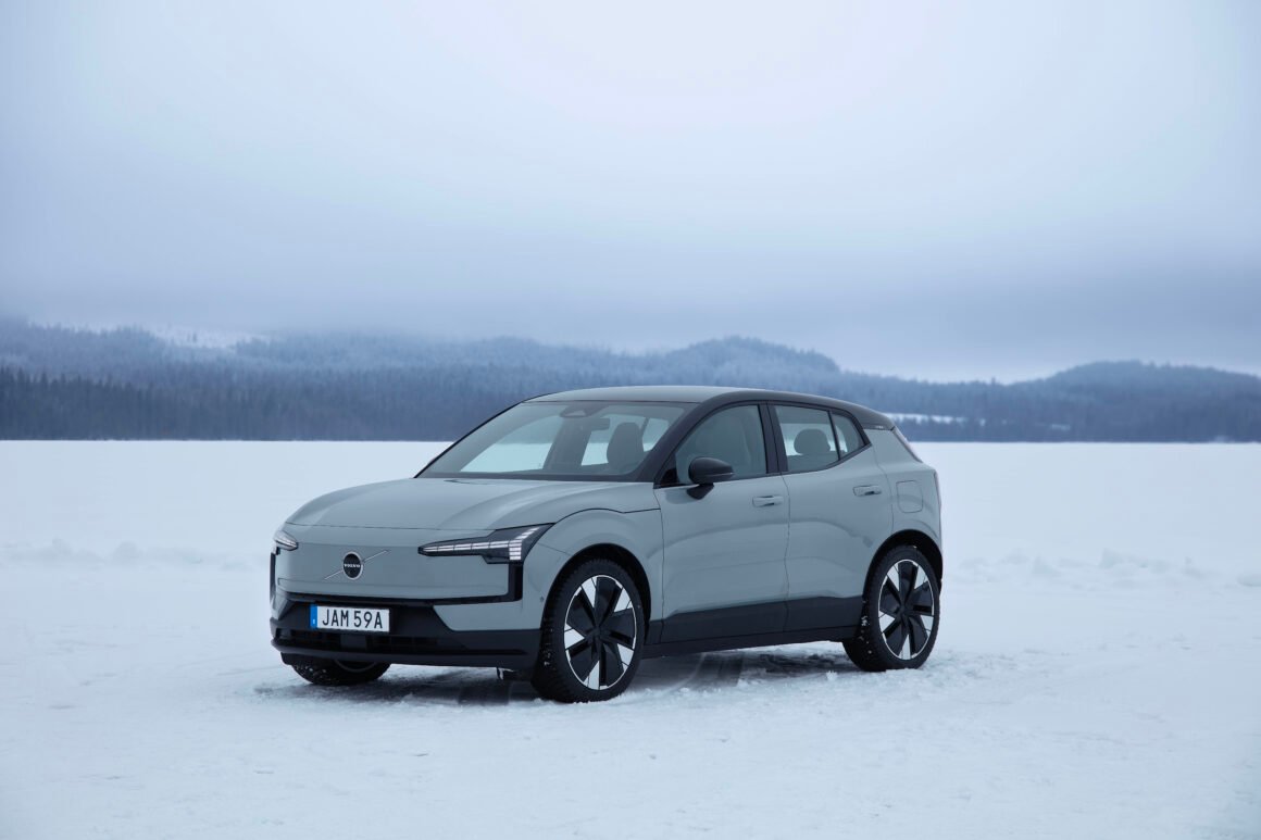 O Volvo EX30 mostra que o novo status automotivo cabe em menos espaço