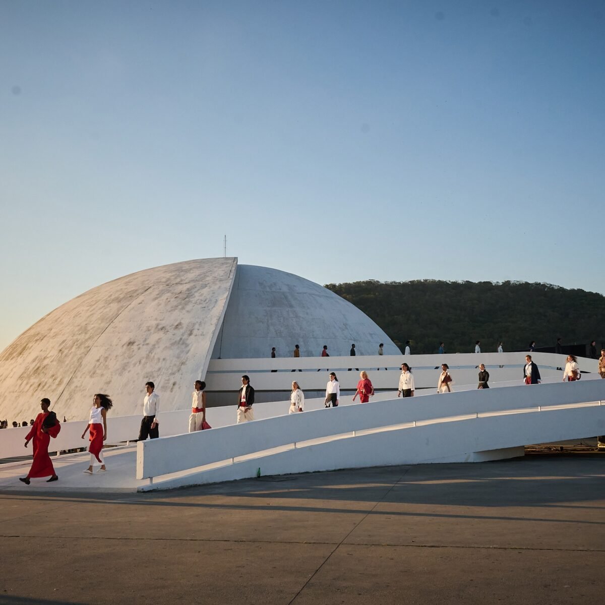 Desfile da Carnan no Caminho Niemeyer, em Niterói