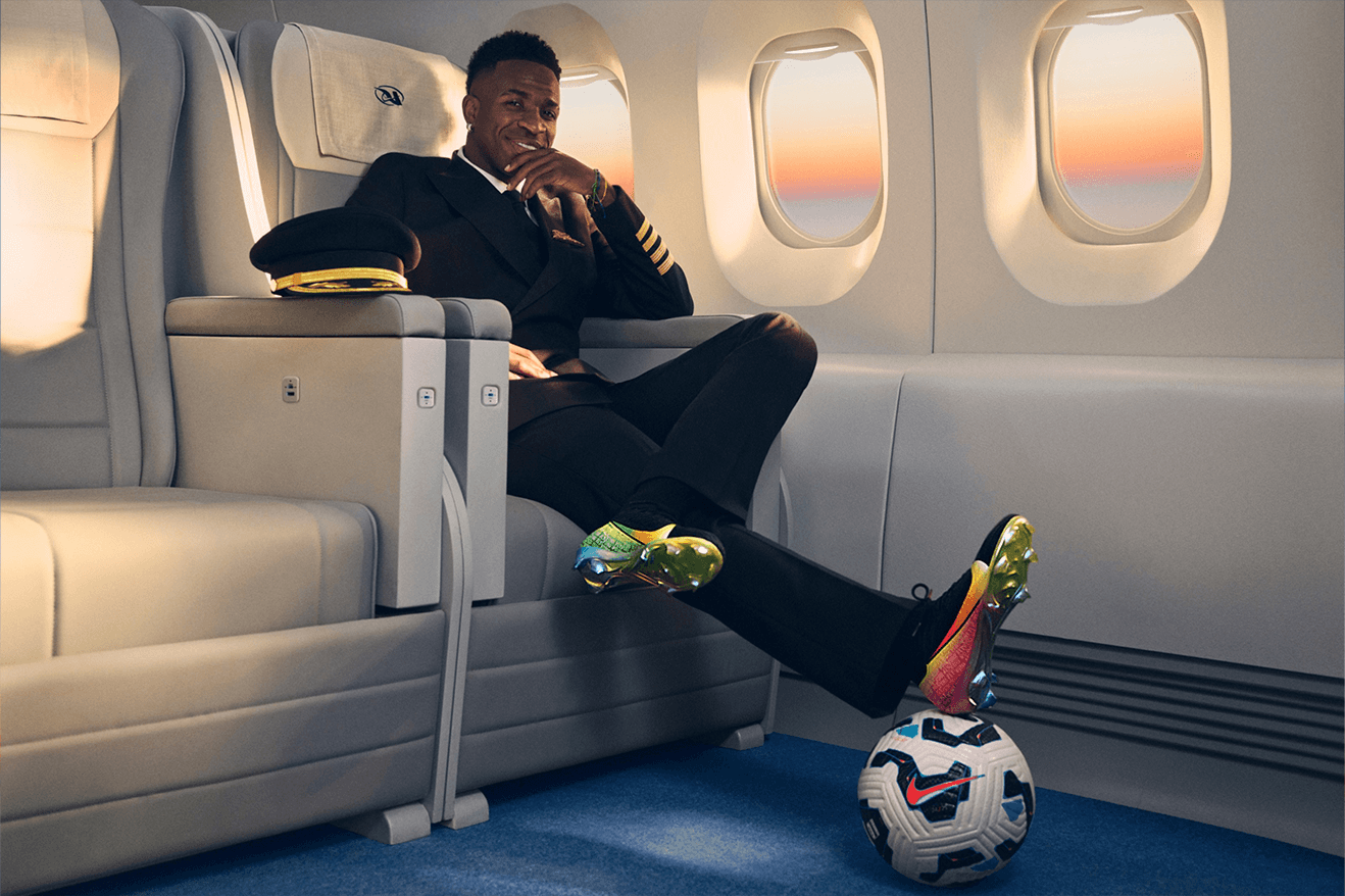 Vini Jr. recebe primeira edição exclusiva das chuteiras nike mercurial player edition