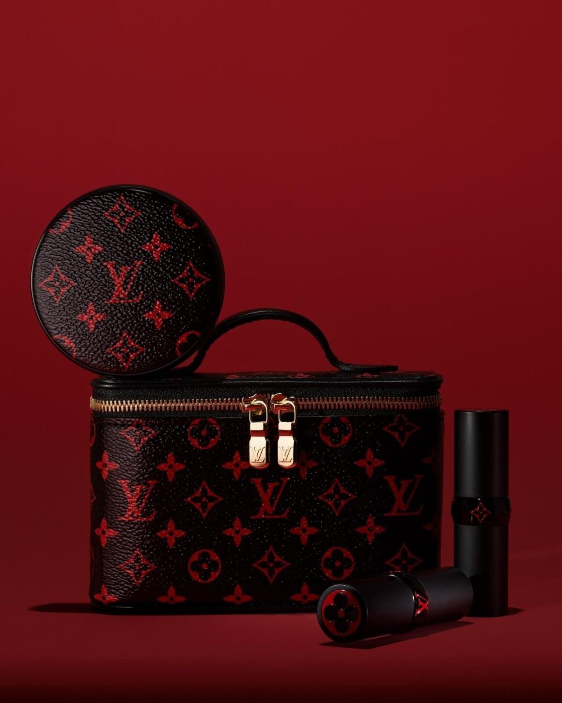Louis Vuitton transforma seu Monogram em maquiagem