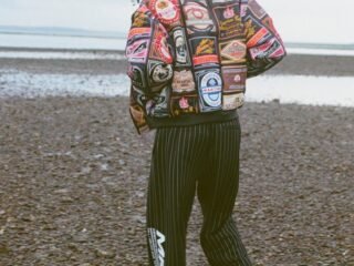 Look da colaboração Supreme e Martine Rose fotografado por Roxy Lee.