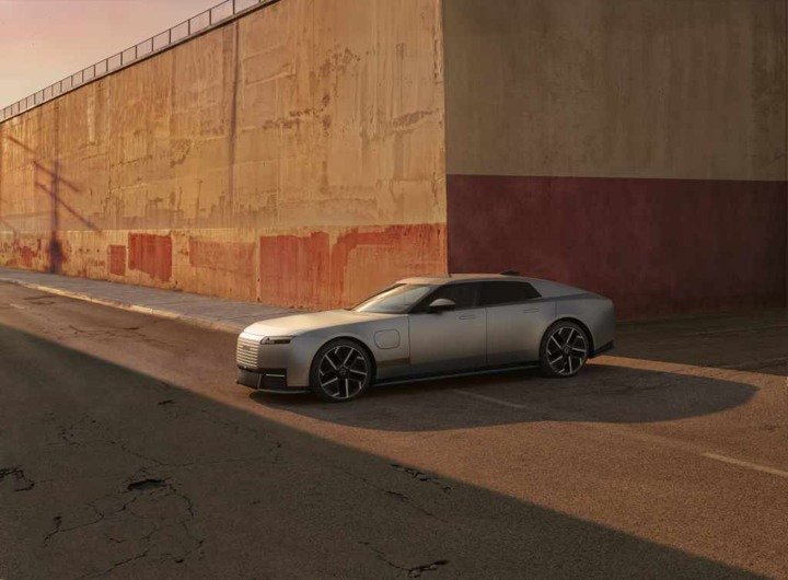 Jaguar estreia o Type 01 elétrico em Nova York e abre nova fase da marca
