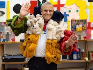 Mattel veste Barbie e Ken com o casaco de ursinhos de Castelbajac