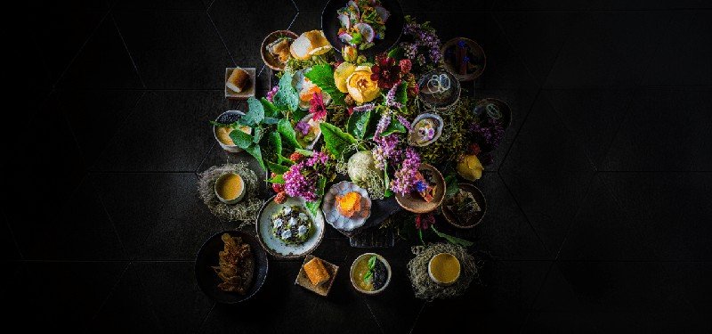 Apresentação gastronômica do SingleThread divulgada para a experiência no 1 Hotel Austin.