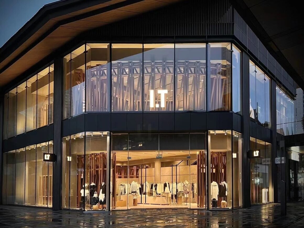 Marc Jacobs amplia presença na China com acordo entre G-III e I.T Group