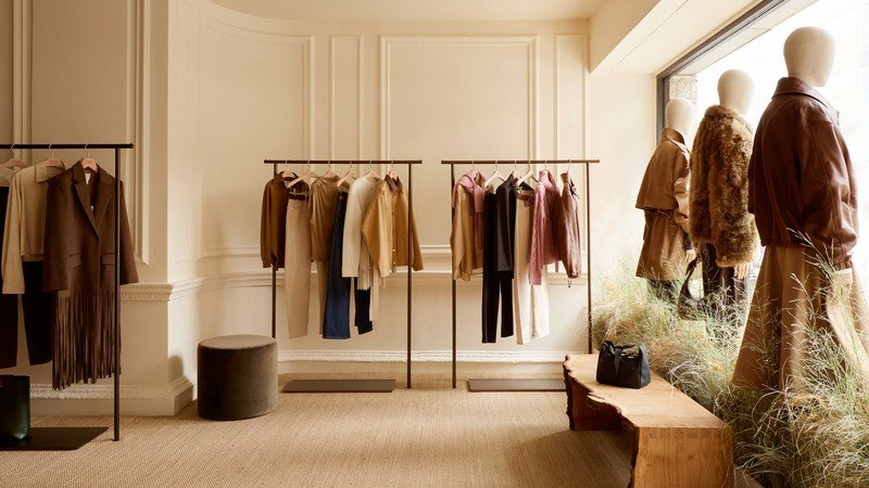 Interior da boutique TWP na Bruton Street, em Londres.